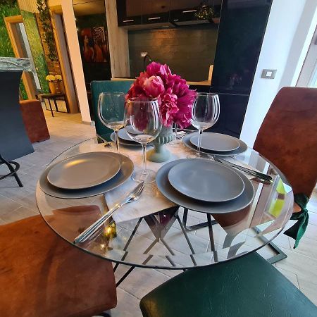Excentric Apartament & Sea View By Alezzi นาโวดาริ ภายนอก รูปภาพ