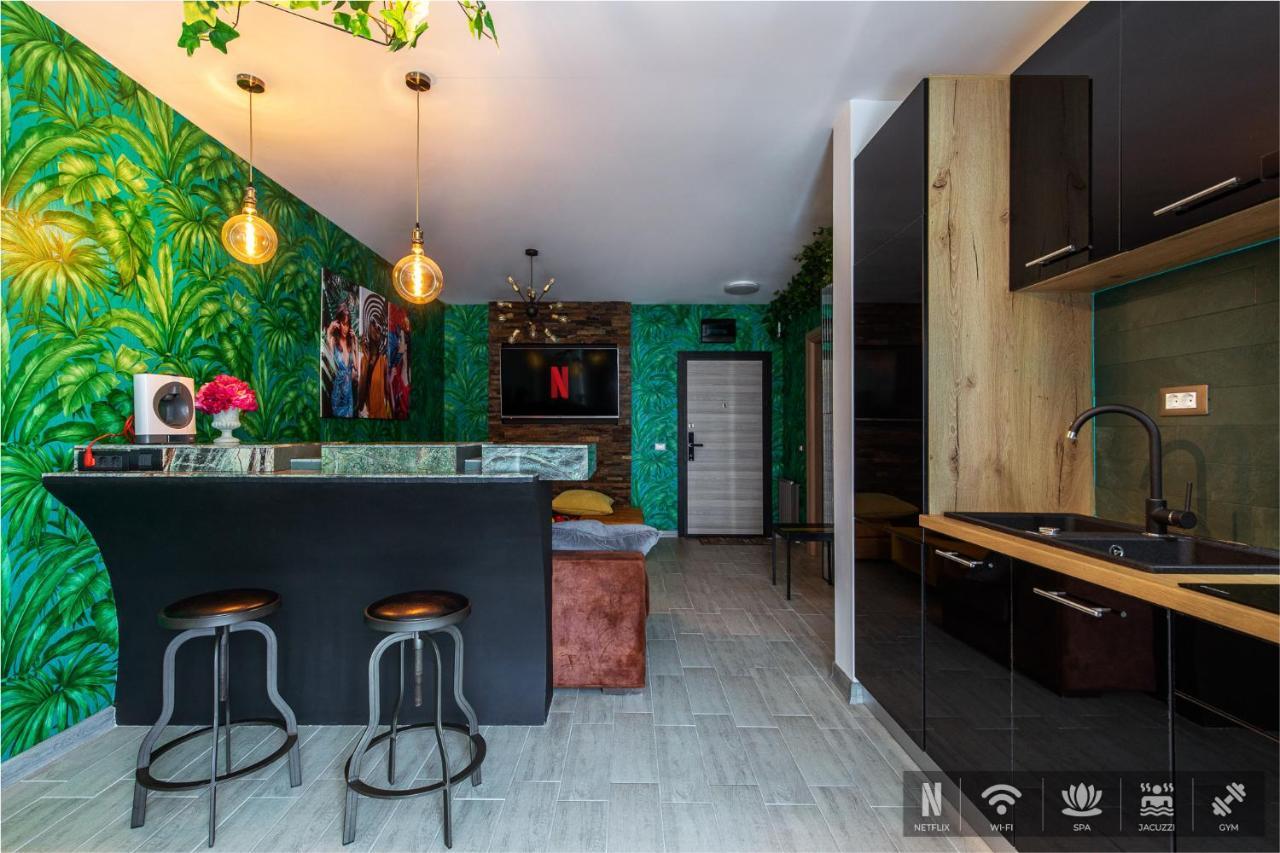 Excentric Apartament & Sea View By Alezzi นาโวดาริ ภายนอก รูปภาพ