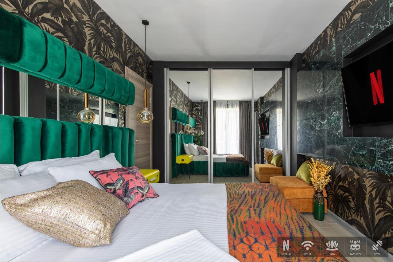 Excentric Apartament & Sea View By Alezzi นาโวดาริ ภายนอก รูปภาพ