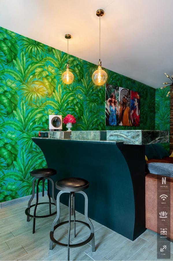Excentric Apartament & Sea View By Alezzi นาโวดาริ ภายนอก รูปภาพ