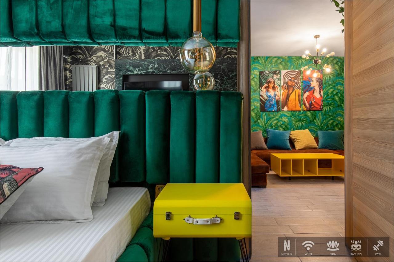 Excentric Apartament & Sea View By Alezzi นาโวดาริ ภายนอก รูปภาพ