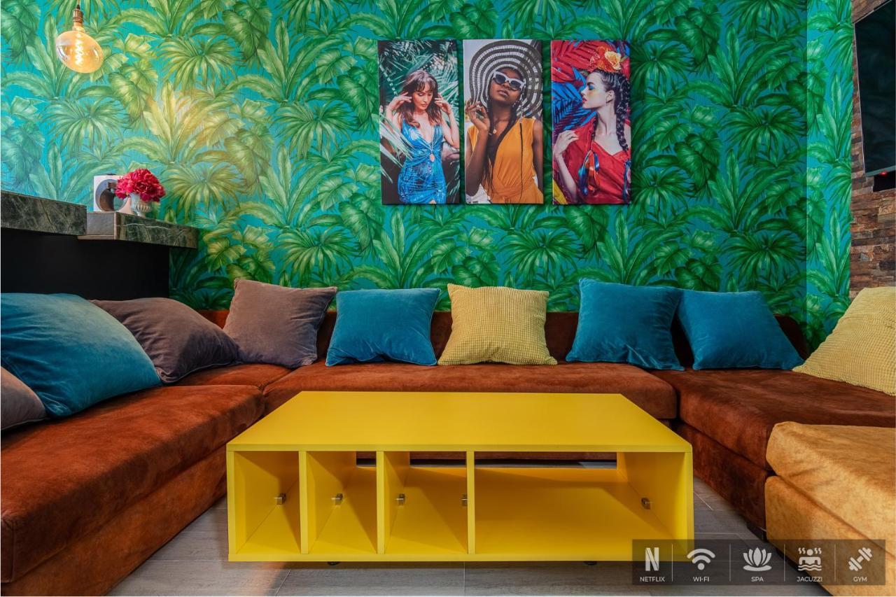 Excentric Apartament & Sea View By Alezzi นาโวดาริ ภายนอก รูปภาพ