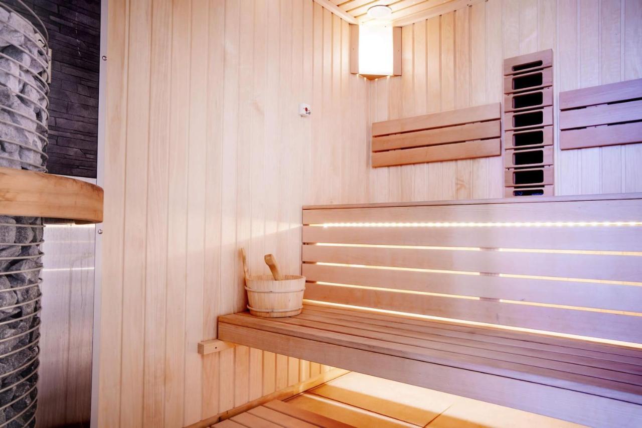 Excentric Apartament & Sea View By Alezzi นาโวดาริ ภายนอก รูปภาพ