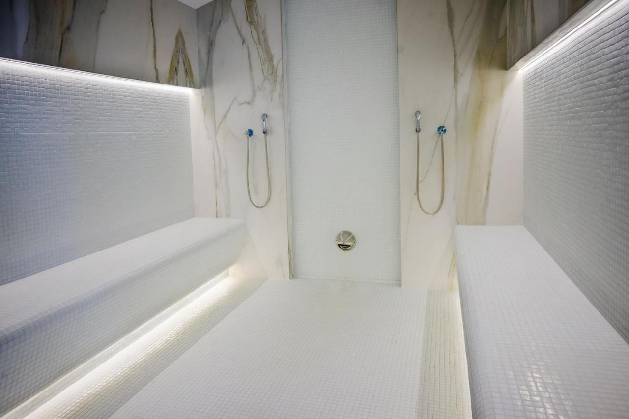 Excentric Apartament & Sea View By Alezzi นาโวดาริ ภายนอก รูปภาพ